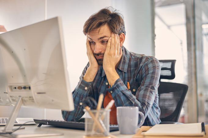 employee feeling burn out